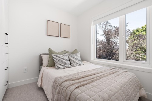 1-2240 40Th Avenue E, Vancouver, BC - Indoor Photo Showing Bedroom