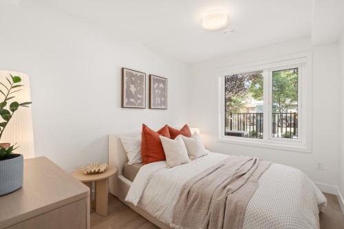 1-2240 40Th Avenue E, Vancouver, BC - Indoor Photo Showing Bedroom