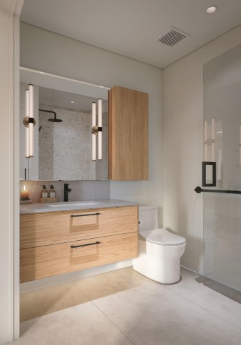 1-2240 40Th Avenue E, Vancouver, BC - Indoor Photo Showing Bathroom