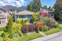 316 21st Street W North Vancouver, BC V7M 1Z5