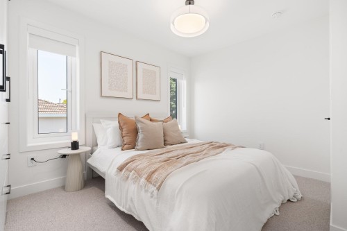 5-2240 40Th Avenue E, Vancouver, BC - Indoor Photo Showing Bedroom