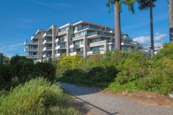 402-5725 Teredo Street Sechelt, BC V7Z 0J7