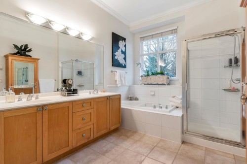 65-5900 Ferry Road, Delta, BC - Indoor Photo Showing Bathroom