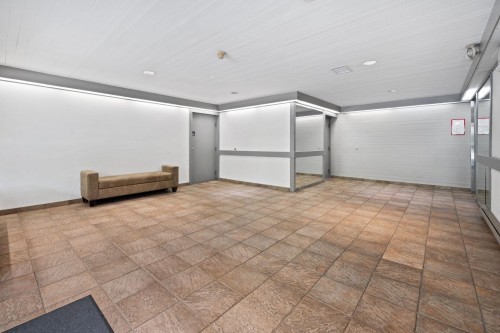 249-7471 Minoru Boulevard, Richmond, BC - Indoor Photo Showing Garage