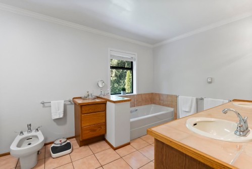 9927 Rathburn Drive, Burnaby, BC 