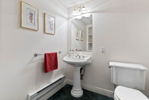 9927 Rathburn Drive, Burnaby, BC 