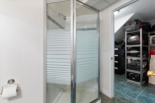 9927 Rathburn Drive, Burnaby, BC 