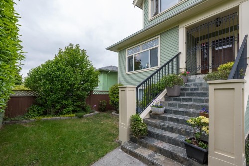 341 58Th Avenue E, Vancouver, BC 