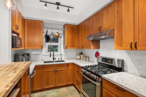 357 W 11Th Avenue, Vancouver, BC 