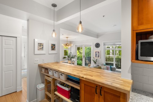 357 W 11Th Avenue, Vancouver, BC 