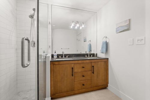 357 W 11Th Avenue, Vancouver, BC 