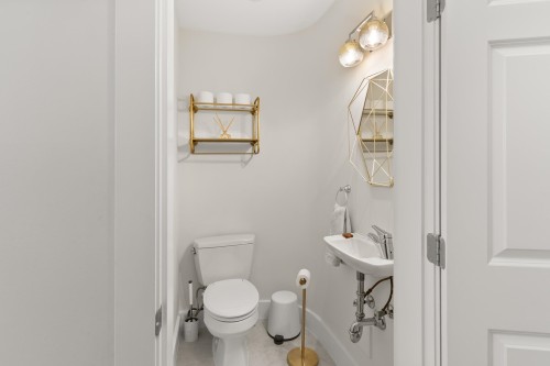 357 W 11Th Avenue, Vancouver, BC 