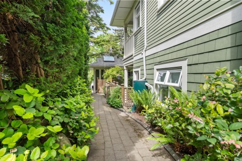 357 W 11Th Avenue, Vancouver, BC 