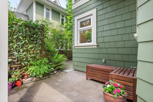 357 W 11Th Avenue, Vancouver, BC 
