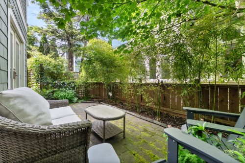 357 W 11Th Avenue, Vancouver, BC 