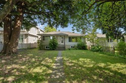 8406 12th Avenue Burnaby, BC V3N 2L6