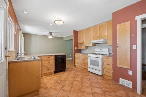 8406 12Th Avenue, Burnaby, BC 