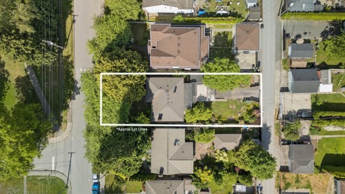 8406 12Th Avenue, Burnaby, BC 
