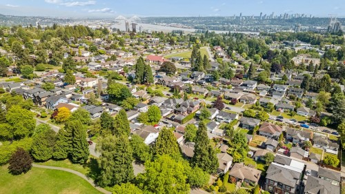 8406 12Th Avenue, Burnaby, BC 
