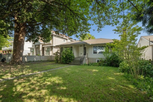 8406 12Th Avenue, Burnaby, BC 