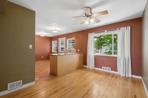 8406 12Th Avenue, Burnaby, BC 