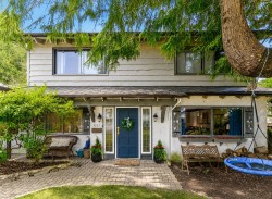 1733 Ross Road  North Vancouver, BC V7J 1V8