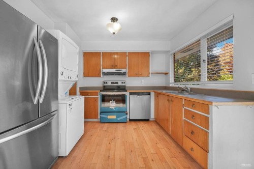 332 Laurentian Crescent, Coquitlam, BC 