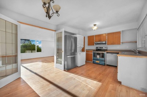 332 Laurentian Crescent, Coquitlam, BC 