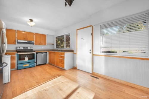 332 Laurentian Crescent, Coquitlam, BC 