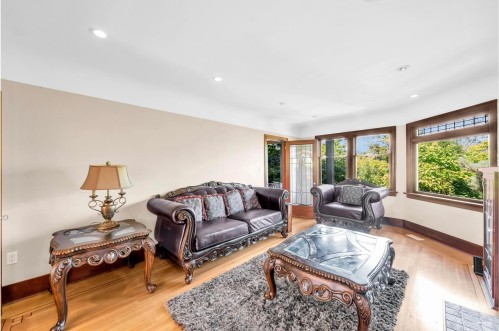 4580 1St Avenue W, Vancouver, BC 