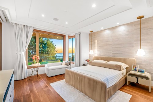 1036 Eyremount Drive, West Vancouver, BC 
