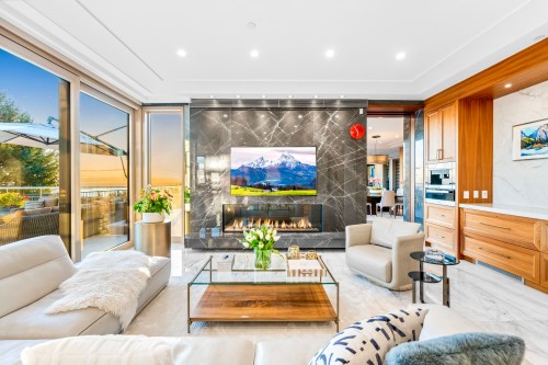 1036 Eyremount Drive, West Vancouver, BC 