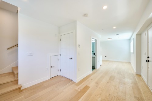 810 51St Avenue E, Vancouver, BC 