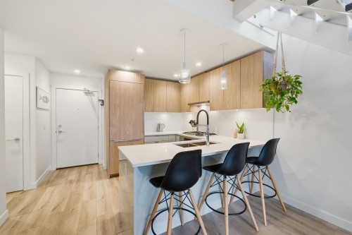 607-128 8Th Street E, North Vancouver, BC 