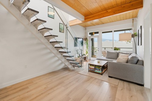 607-128 8Th Street E, North Vancouver, BC 