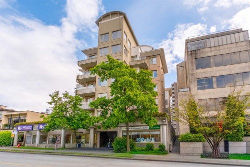 606-137 17 Street W North Vancouver, BC V7M 1V5