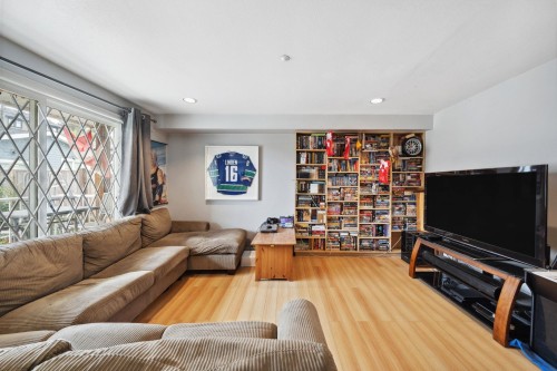 3298 2Nd Avenue E, Vancouver, BC 