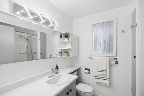936 17Th Avenue W, Vancouver, BC 