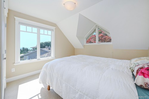 1444 Sandhurst Place, West Vancouver, BC 