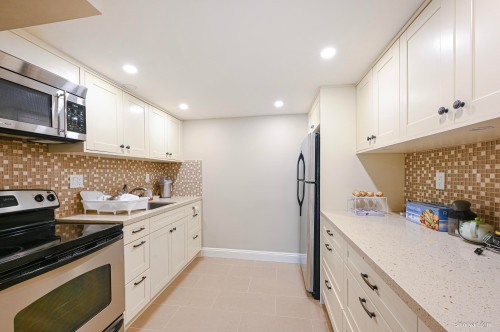 1444 Sandhurst Place, West Vancouver, BC 