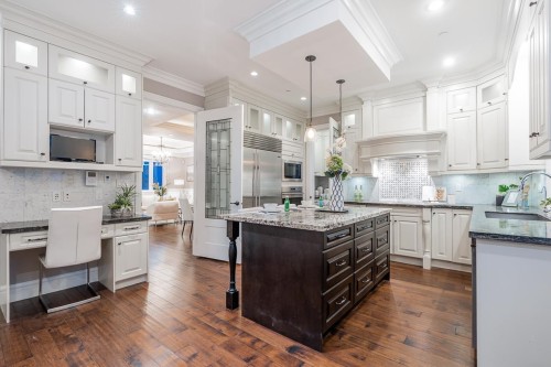 3741 37Th Avenue W, Vancouver, BC 