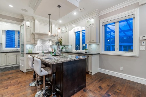 3741 37Th Avenue W, Vancouver, BC 