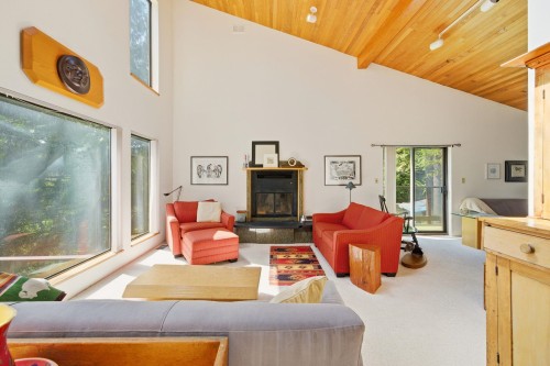 5481 Indian River Drive, North Vancouver, BC 