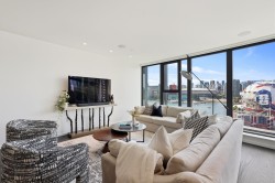 1104-1601 Quebec Street  Vancouver, BC V6A 0J9