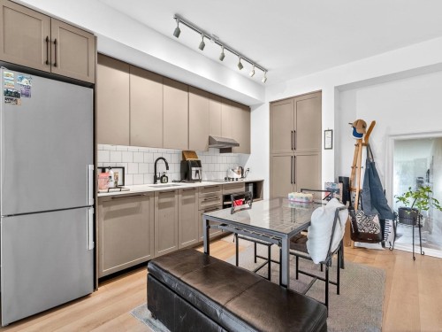 202-8750 University Crescent, Burnaby, BC 
