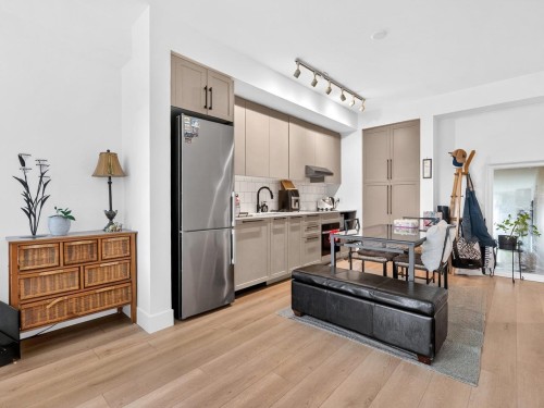 202-8750 University Crescent, Burnaby, BC 