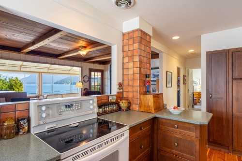 1077 Point Road, Gibsons, BC 