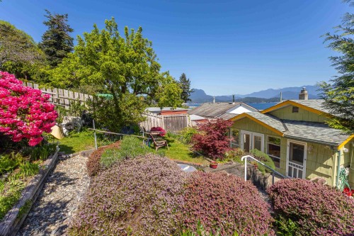 1077 Point Road, Gibsons, BC 
