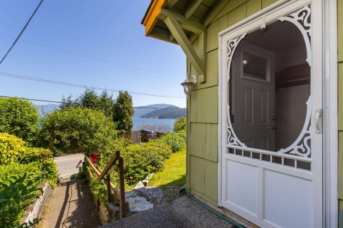 1077 Point Road, Gibsons, BC 