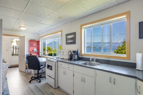 1077 Point Road, Gibsons, BC 